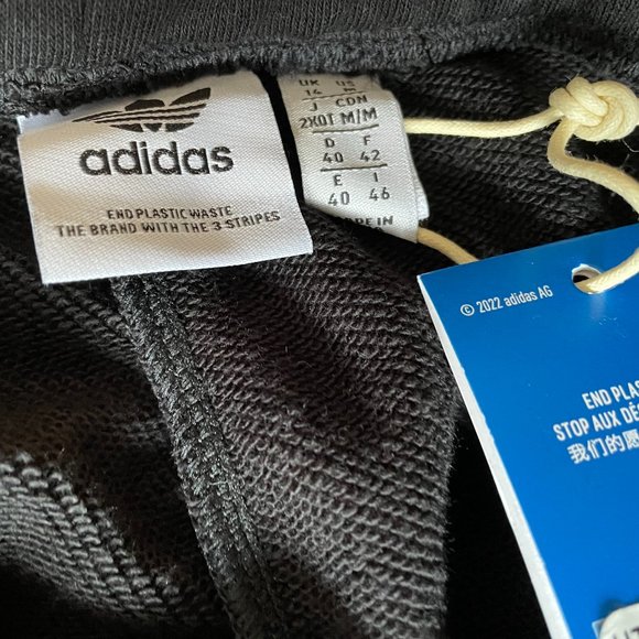 Brand New Adidas Originals 'summer rave' colourblock boyfriend shorts in black - Picture 6 of 16